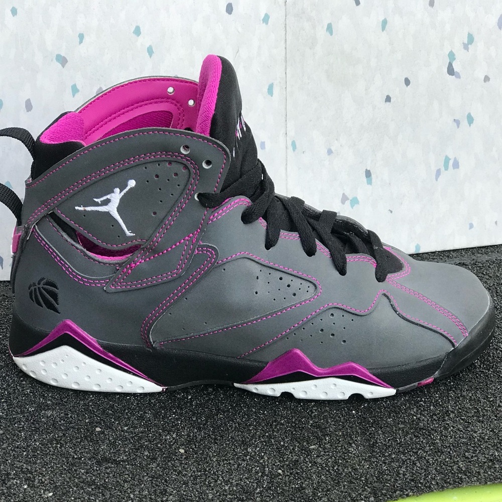 Nike Air Jordan 7 Retro. Sz 7.5Y (Wmn’s 9)